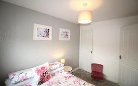 Ashington - 2 Bedroom House - Beautifully Decorated & Furnished - Large Garden