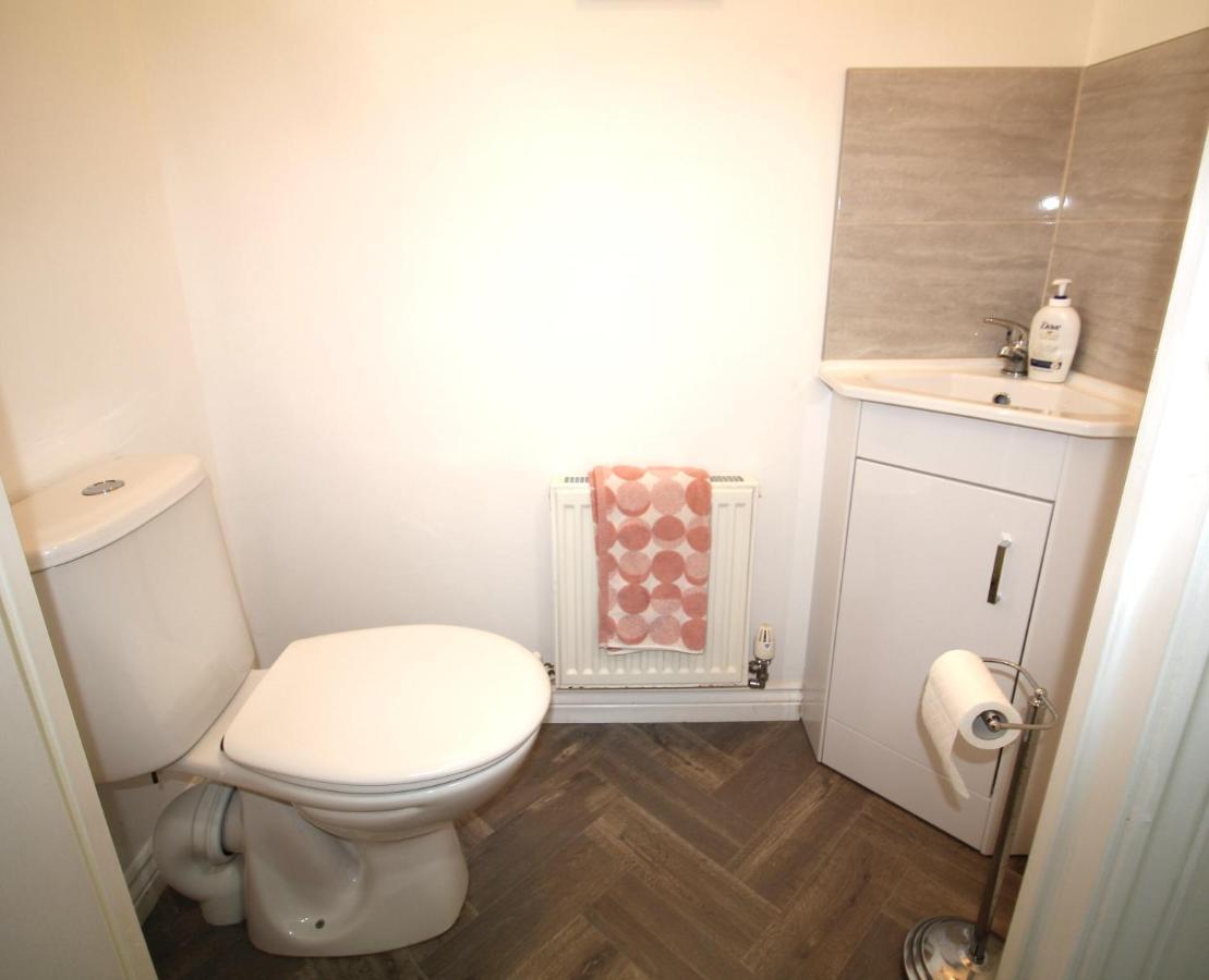 Ashington - 2 Bedroom House - Beautifully Decorated & Furnished - Large Garden Exterior photo