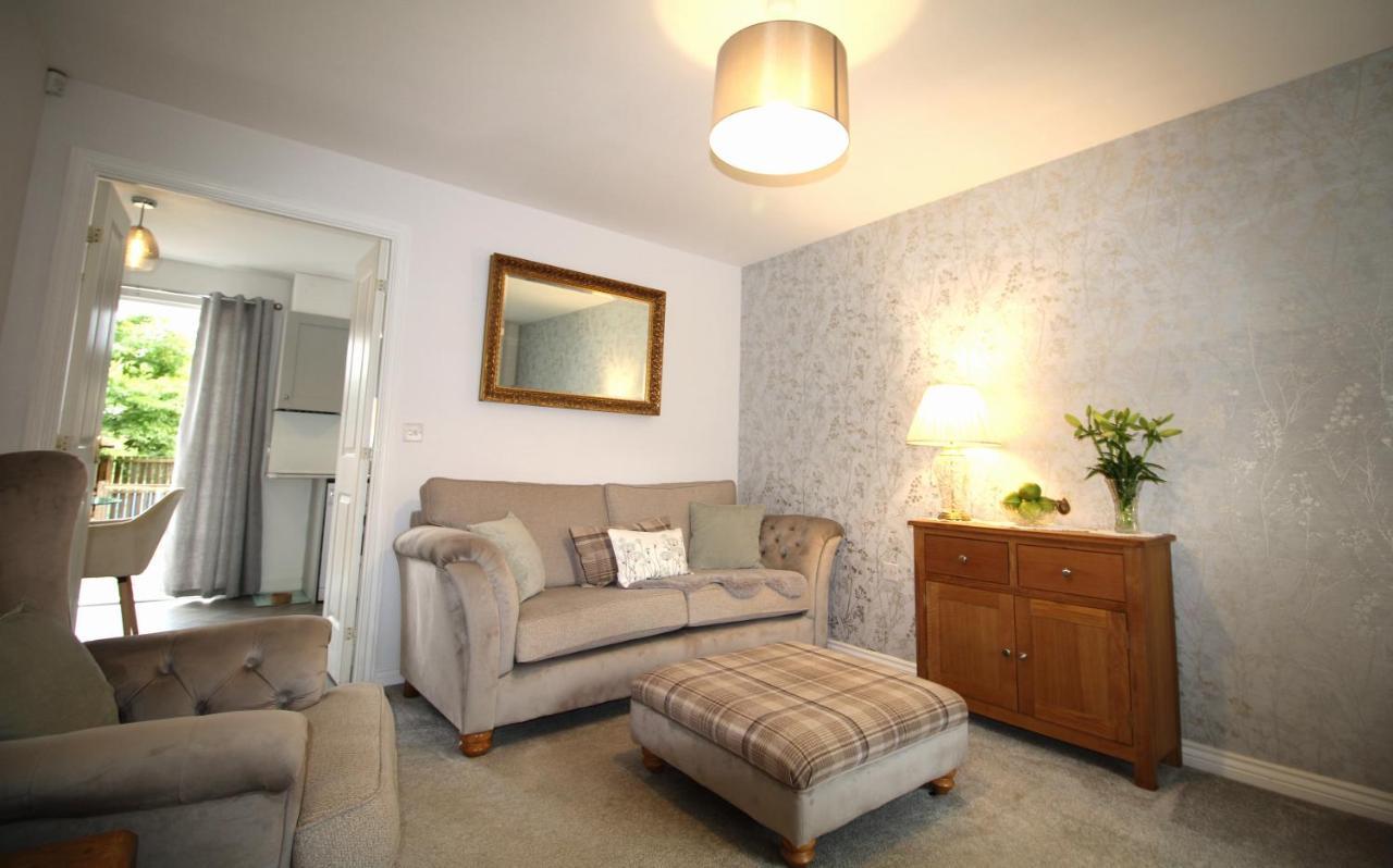 Ashington - 2 Bedroom House - Beautifully Decorated & Furnished - Large Garden Exterior photo