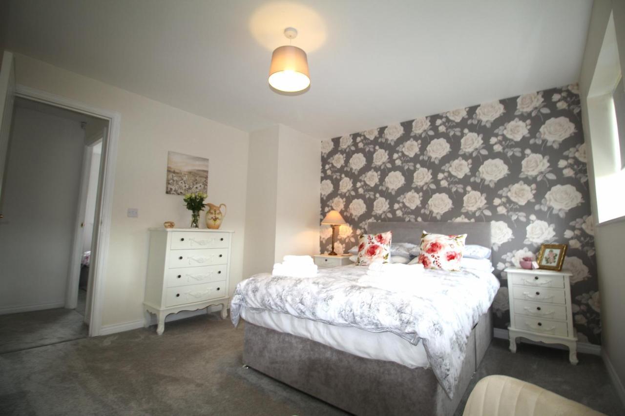 Ashington - 2 Bedroom House - Beautifully Decorated & Furnished - Large Garden Exterior photo